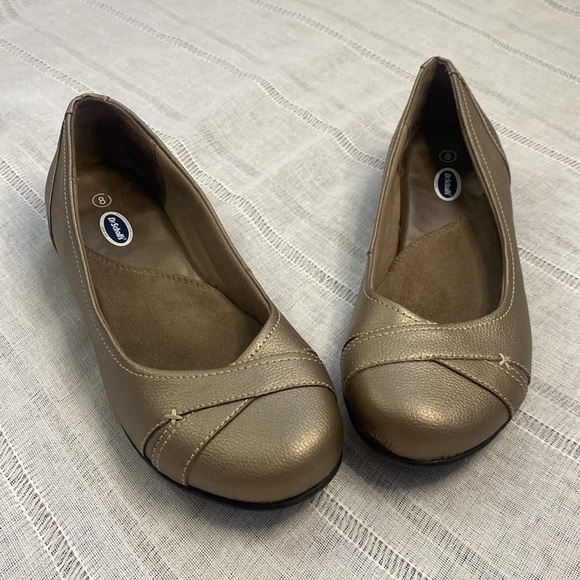 Dr. Scholl’s metallic bronze flats. - Picture 11 of 11